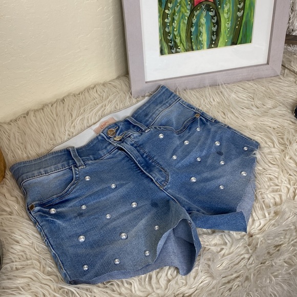 Candies Pearl shorts - Picture 2 of 5